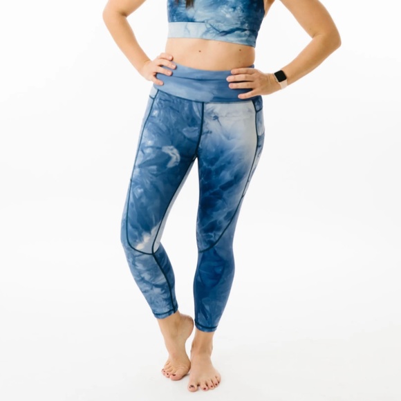 Zyia Navy Hendrix Pocket Light n Tight Hi-Rise Capri Legging 20", EUC, 12 - Picture 3 of 8